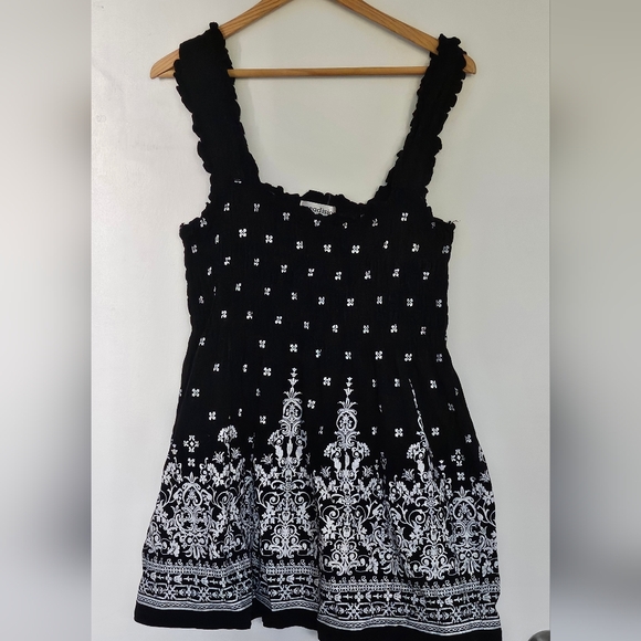 Flared Top Victorian Inspired - Picture 1 of 1